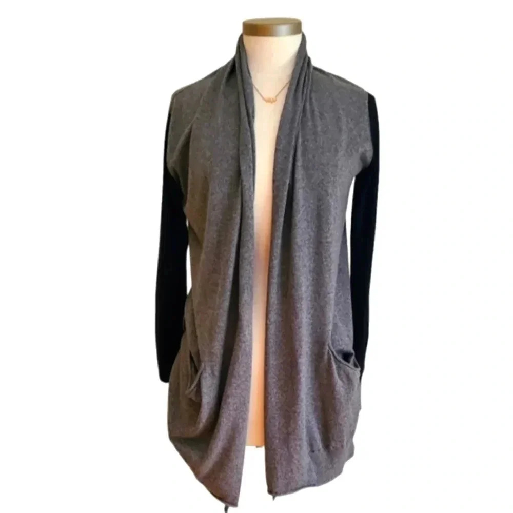 ARITZIA WILFRED silk and cashmere grey and  black cardigan size S